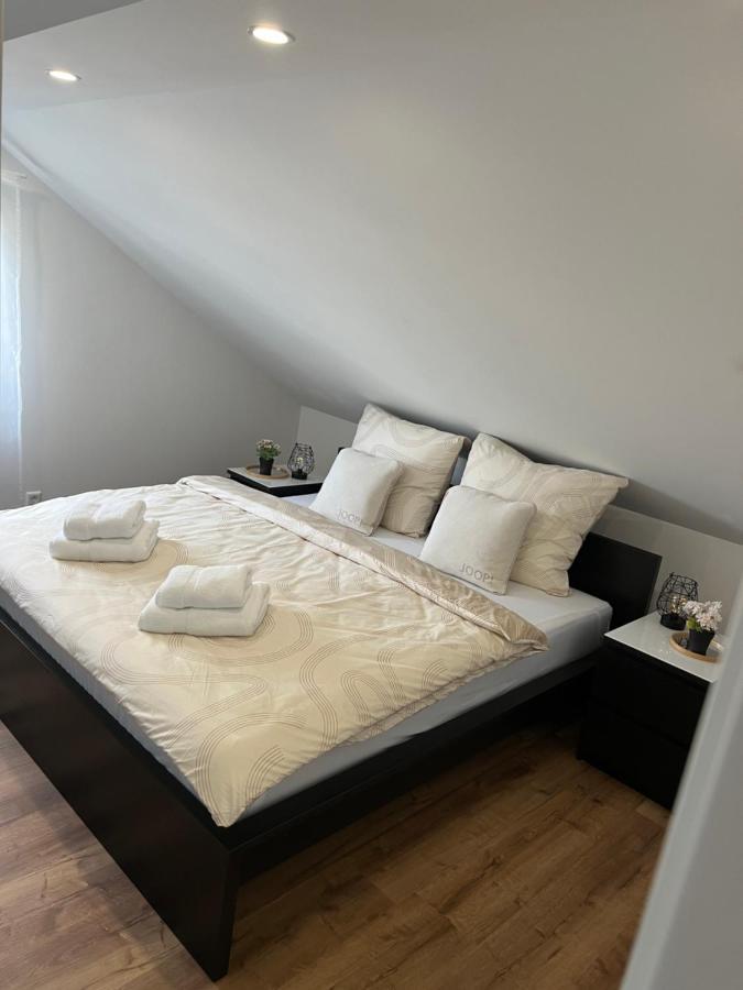 Apartment Lidu-jene Eislingen